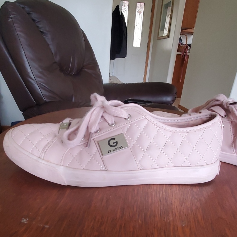 Guess lace up shoe